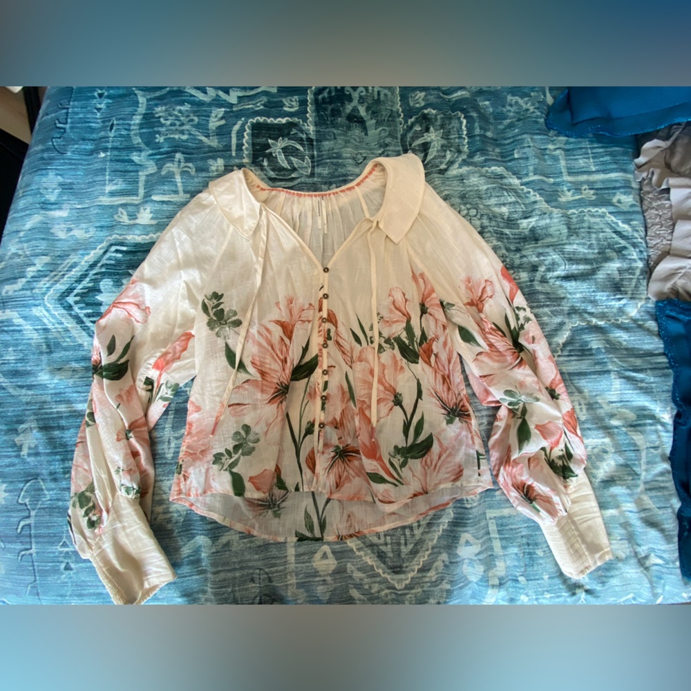Anthropologie V-Neck Floral Blouse with Cinched Cuffs - Picture 3 of 7